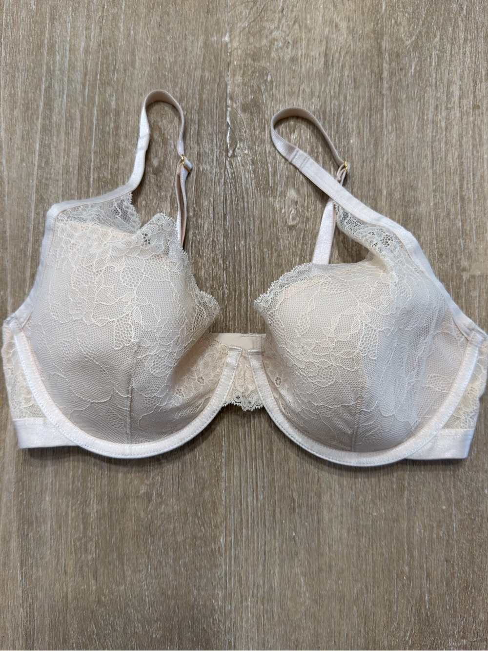 SOMA Lightest Lift Lace Plunge Bra 36D Cream Nude Beige Underwire Convertible